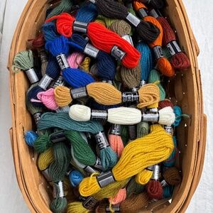 DMC Laine Colbert Tapestry 100% Virgin Wool Skeins Lot of 100